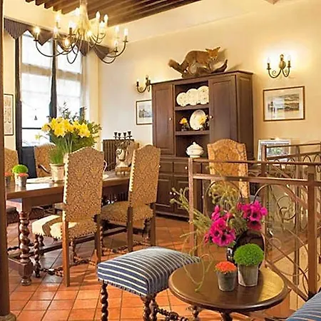 Castex Hotel
